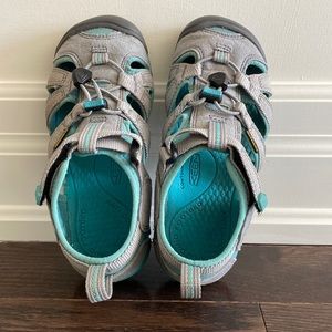 KEEN Big Kid Waterproof Sandals, Size 1